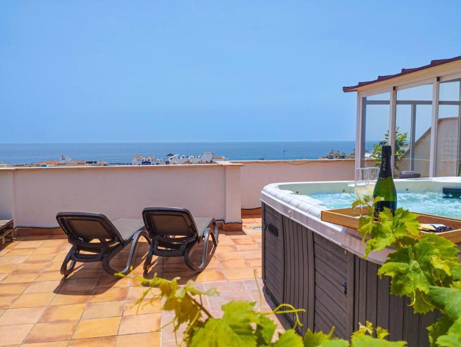 네르하 Penthouse With Jacuzzi And Spectacular Sea Views 아파트 외부 사진
