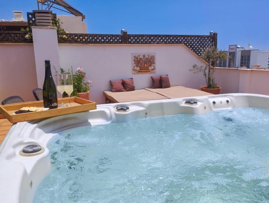 네르하 Penthouse With Jacuzzi And Spectacular Sea Views 아파트 외부 사진