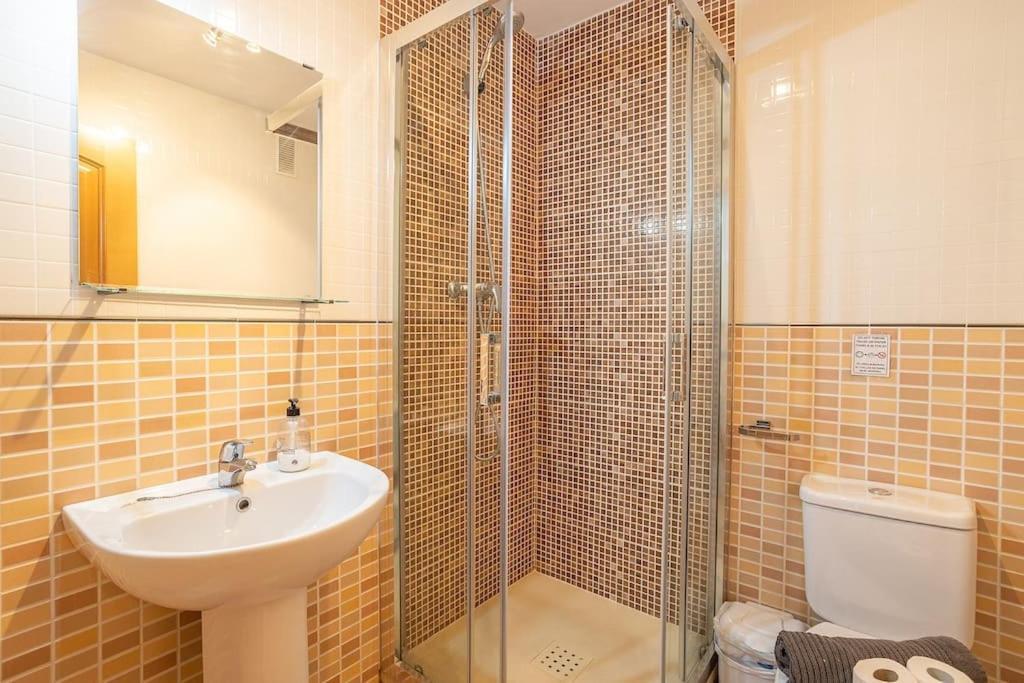 네르하 Penthouse With Jacuzzi And Spectacular Sea Views 아파트 외부 사진